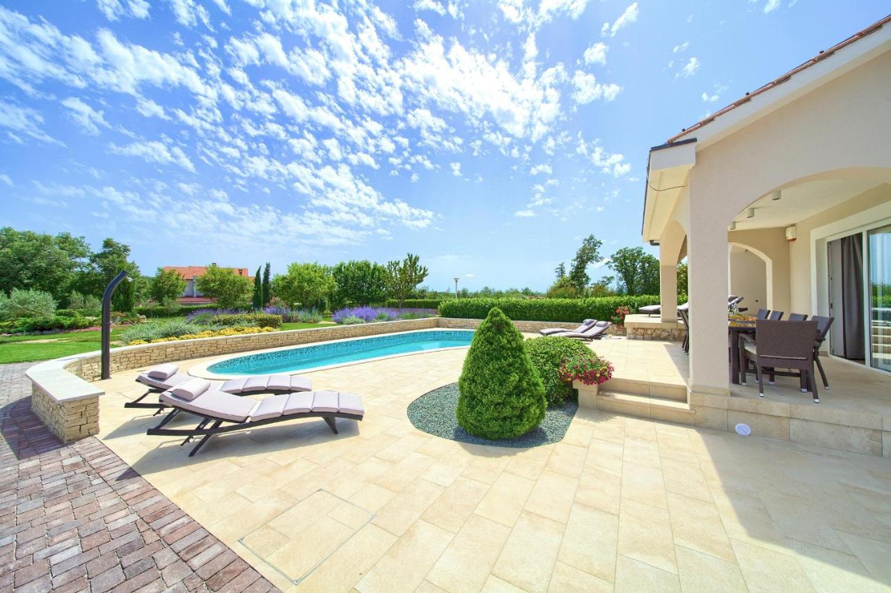 Villa Gardena Vrh  Exterior photo