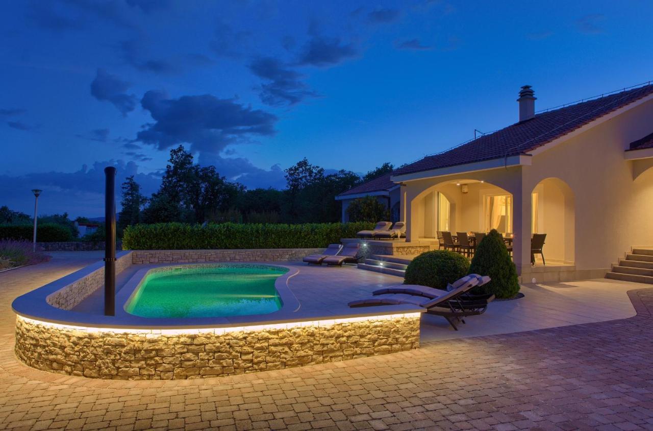 Villa Gardena Vrh  Exterior photo