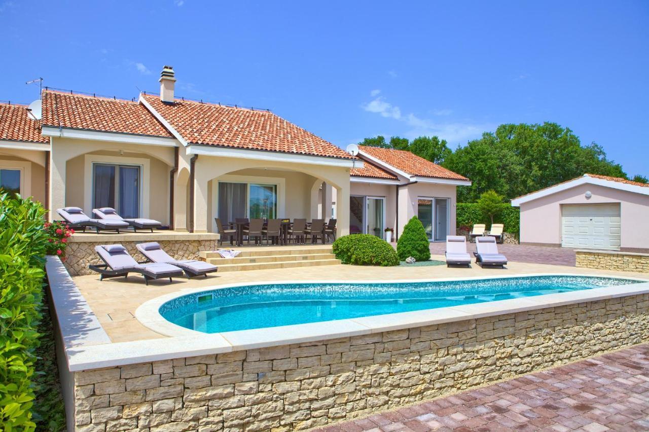 Villa Gardena Vrh  Exterior photo